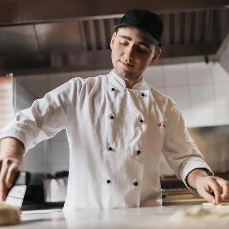 酒店 La Pace 阿夏诺