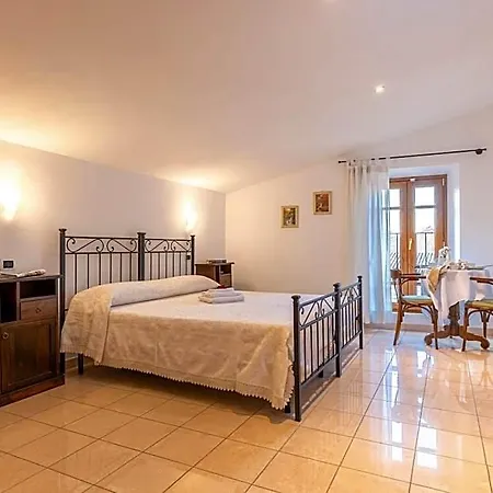 La Pace Hotel